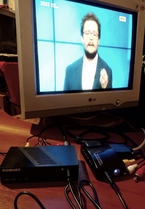НОВЫЙ видео конвертер S-video,AV-VGA (RCA/тюльпан на VGA) для монитора
