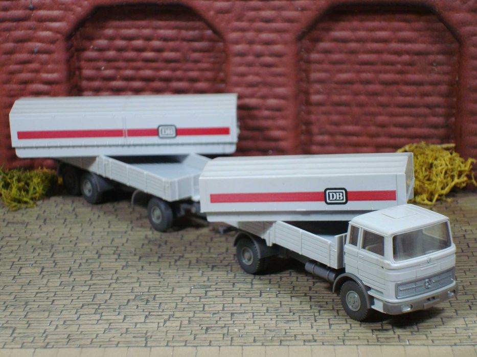 Wiking 43b - Mercedes / Camião com Reboque "DB" / Usado