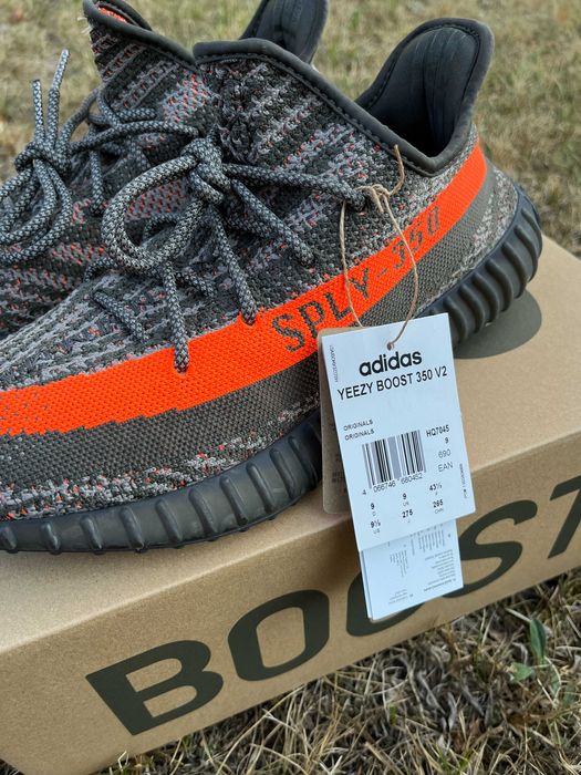 Yeezy Boost 350 V2 "Carbon Beluga" 43 1/3