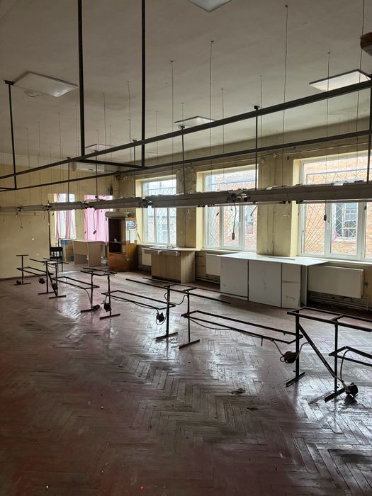Здам біля метро «Левада» виробництво, склад  270м.кв.