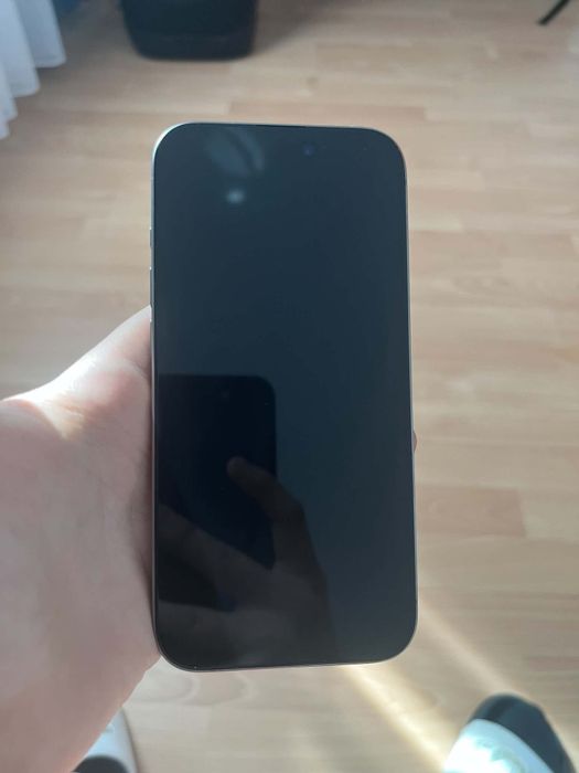 iPhone 15 pro          .