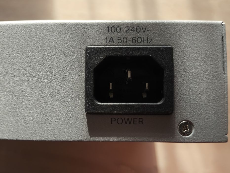 Switch, przełącznik zarządzalny Cisco SF200-24