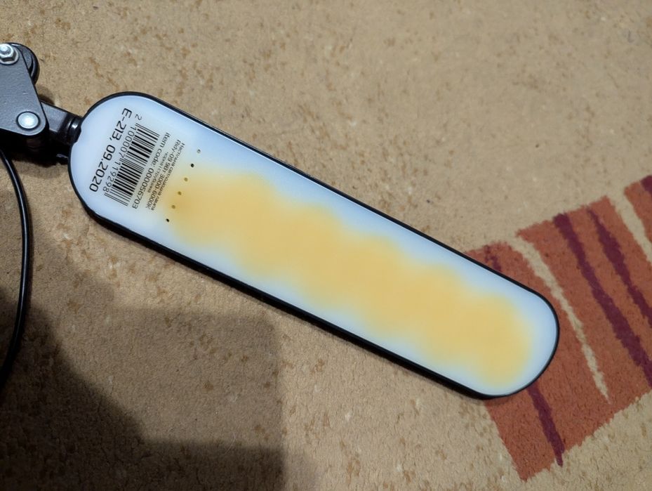 Настільна LED лампа з регулюванням по висоті/нахилу