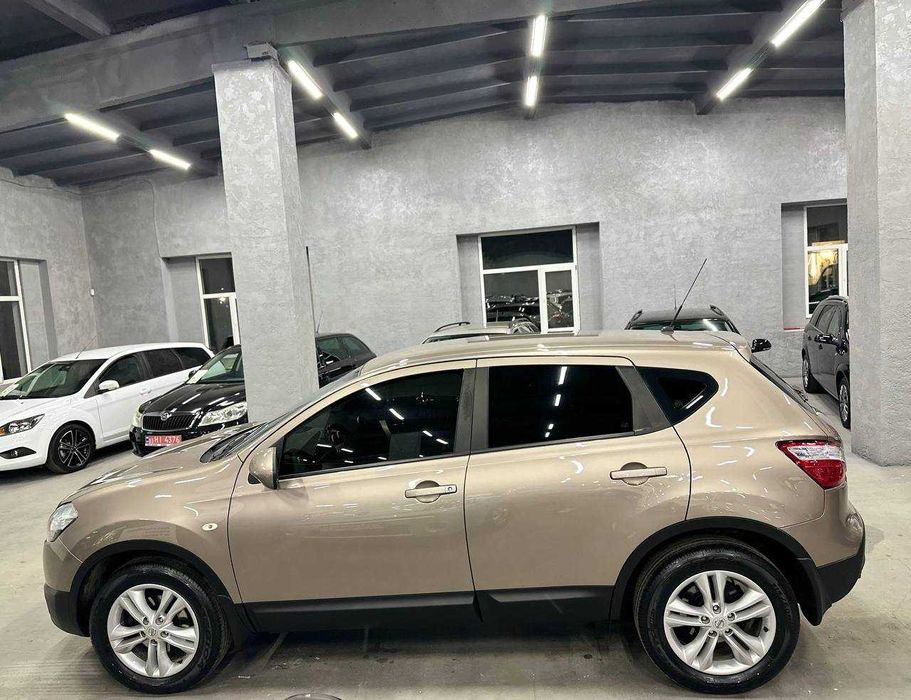 Продам NISSAN QASHQAI 2011 року