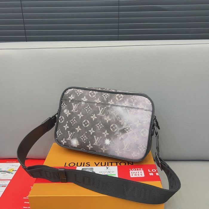 Сумка LOUIS VUITTON noe alpha кожаная мужская унисекс monogram