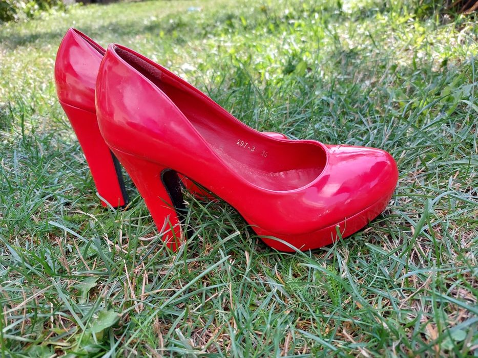 Туфлі лакові, зручні