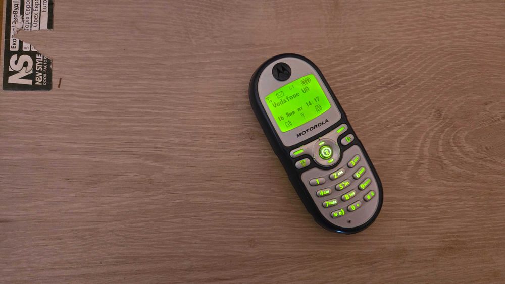 Телефон Motorola C200