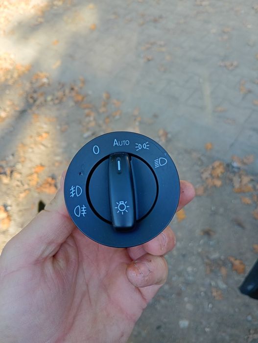 Włącznik świateł VW oraz panel szyb