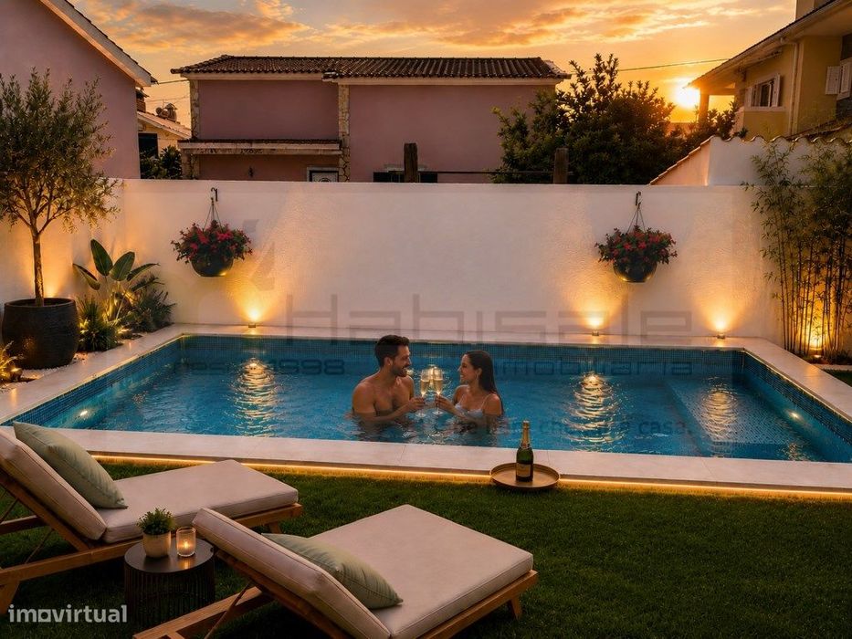 Moradia geminada com piscina e garagem