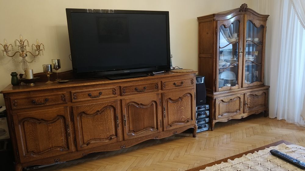 Zestaw mebli dębowych