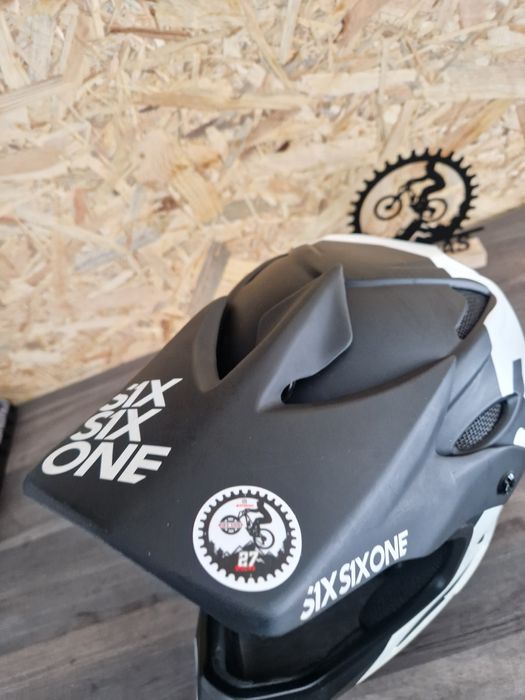 Capacete 661    .