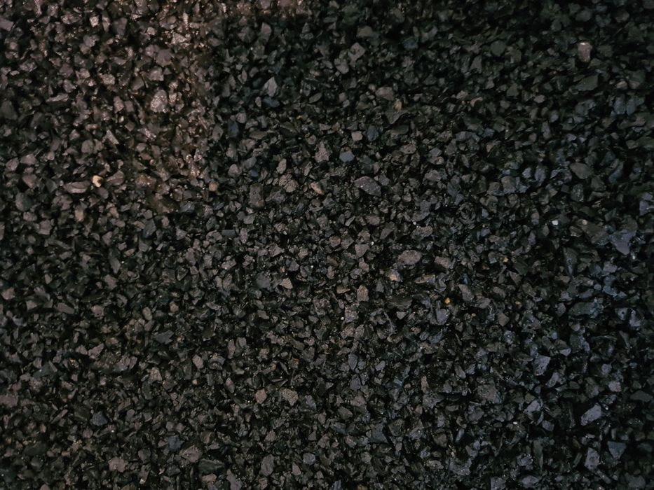Żwir bazaltowy 2-5mm dla roślin doniczkowych do ukorzeniania i drenażu