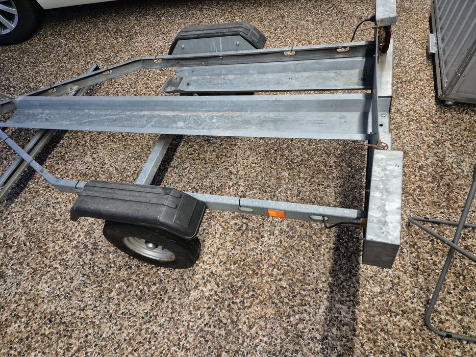 Atrelado para uma mota