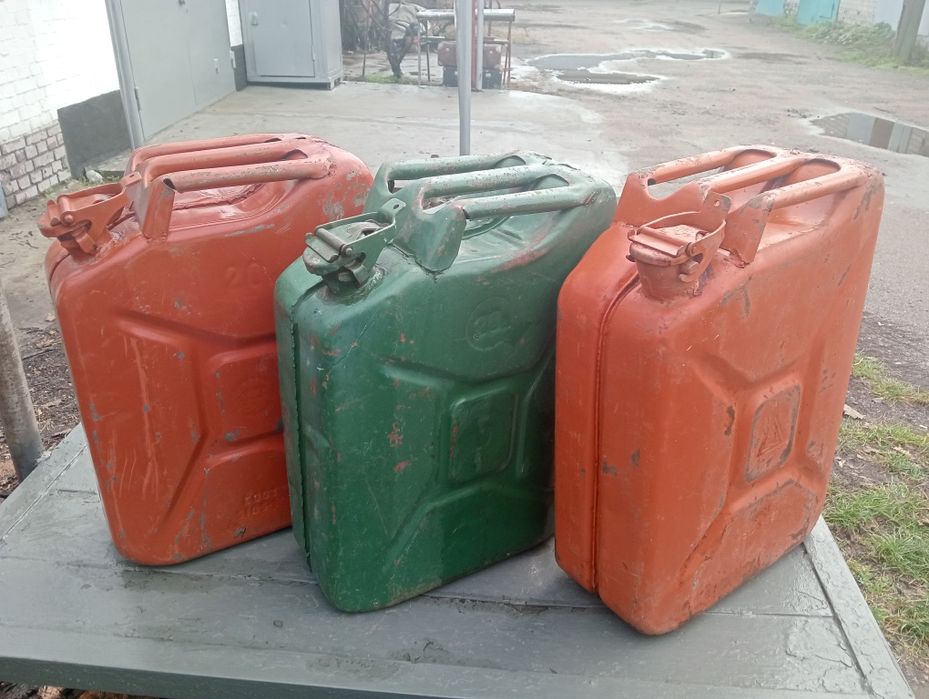 Продам каністри 10л,20л СССР