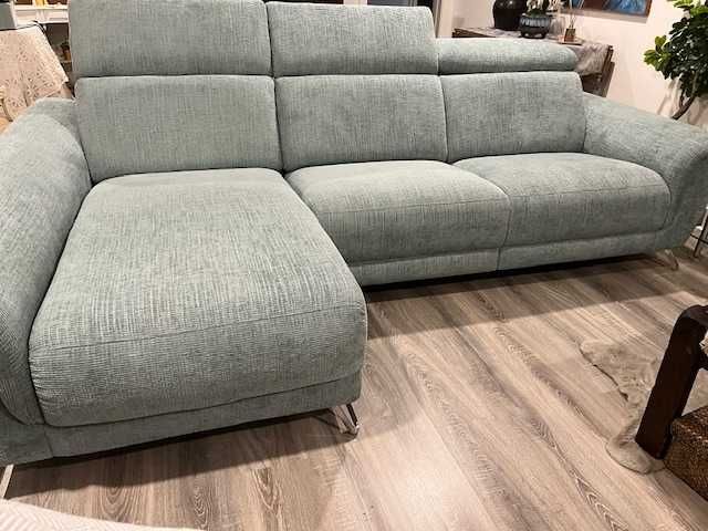 Sofá com chaise longue