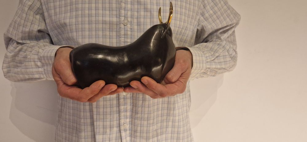 Figurka z brązu, rzeźba przedstawiająca byka, dekoracja,  3,3.kg