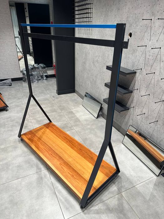 Торговое оборудование/ стойки на колесах/ стелажи в магазин/ лайтбоксы