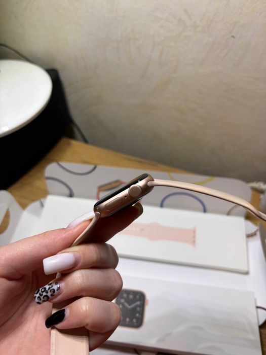 Apple watch Watch SE 40 mm акб 100% гарний  стан комплект