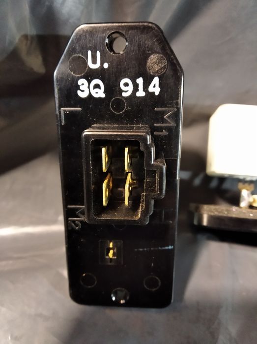 Резистор вентиляції салону MITSUBISHI CANTER,та CANTER FUSO-24V.