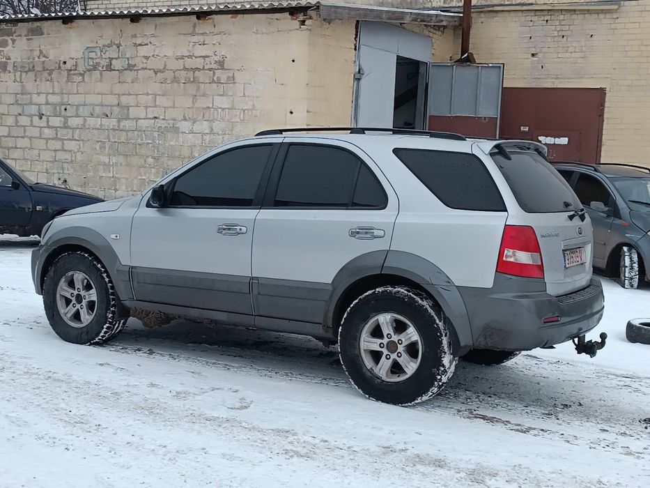 Продам кия сорента 4х4. На полном ходу . Строчно