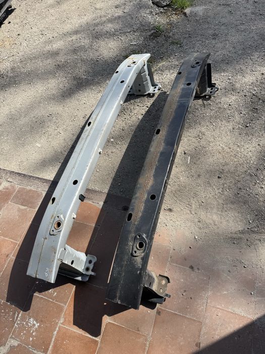 Брус бампера усилитель передний Toyota Corolla 150