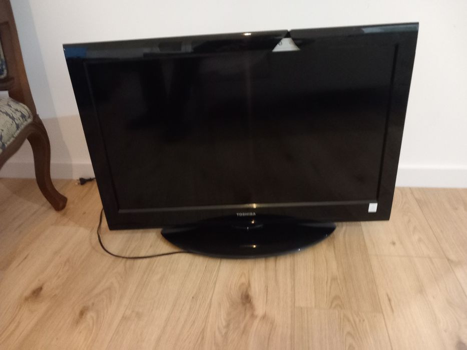 TV Toshiba - 39 polegadas- parte moldura partida