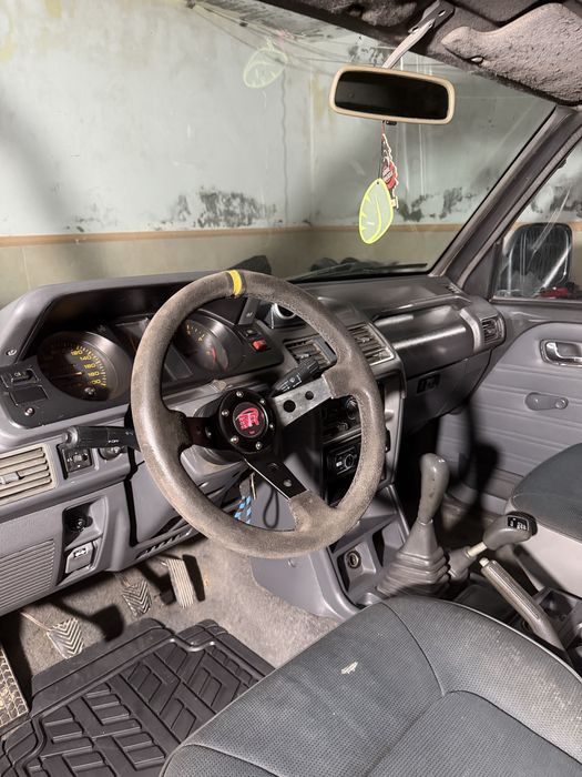 Mitsubishi Pajero 2.5