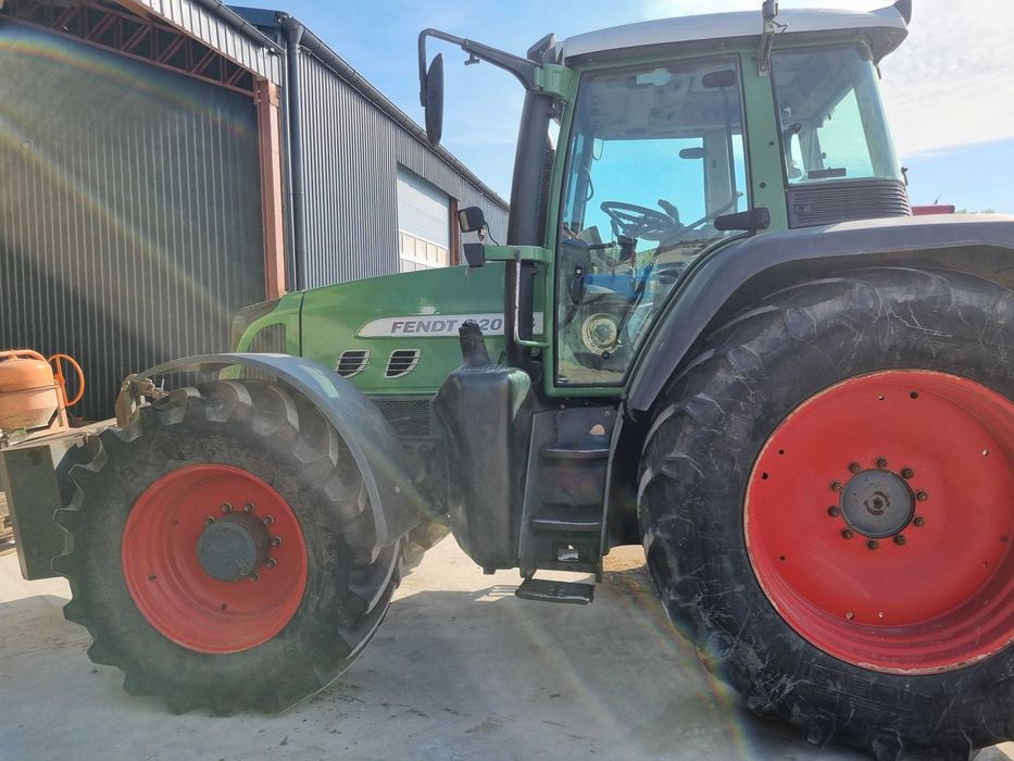Ciągnik Fendt 820