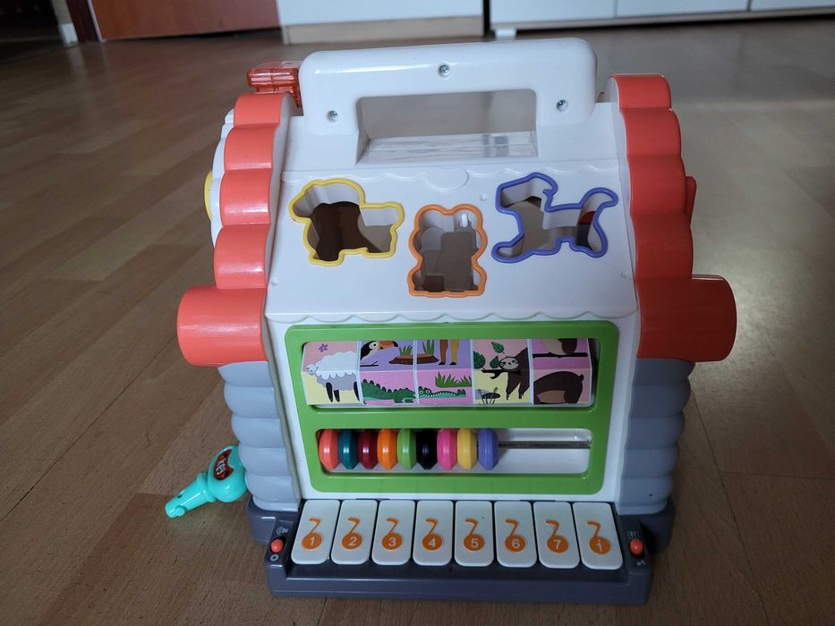 Wielofunkcyjny interaktywny domek