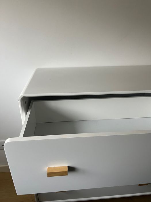 Cómoda branca de 6 gavetas (como nova!)