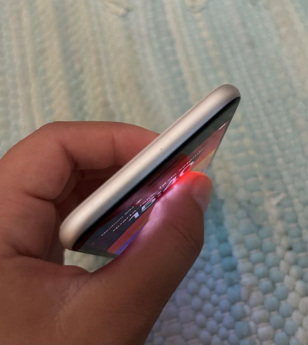 Iphone SE 2020 praticamente novo