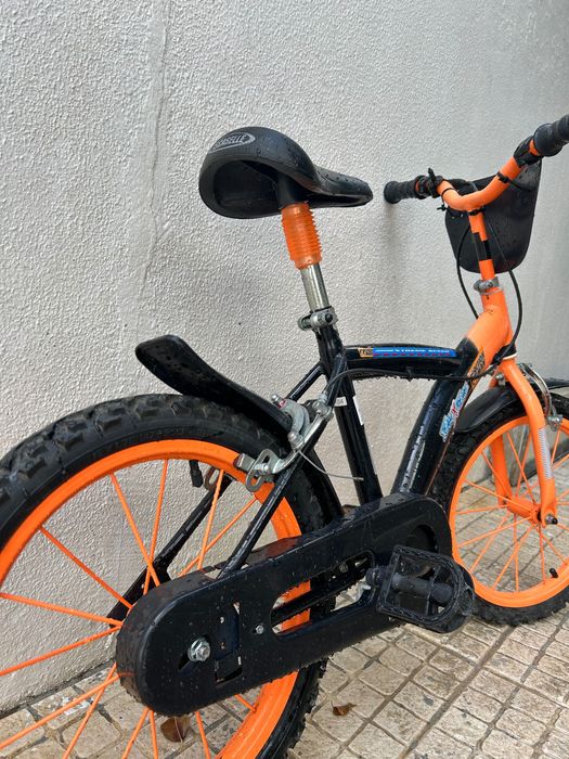 Bicicleta criança 16” + camara de ar extra e/ou capacete
