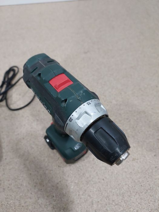 Шуруповерт metabo