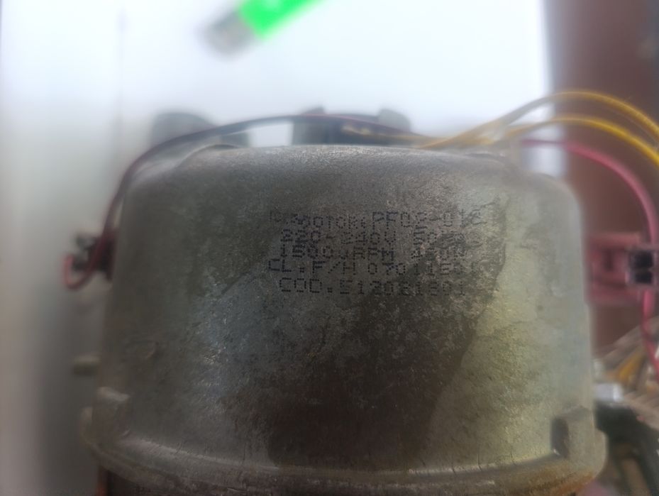 Продам двигатель со стиралки,рабочий