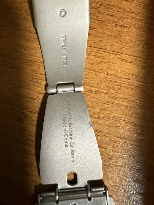 Продам ремінець на Apple Watch Spigen