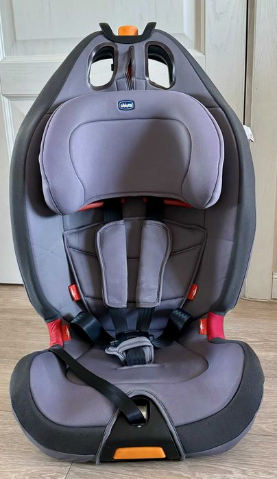 Дитяче автокрісло Chicco Grow Up 1 2 3, 9-36 кг, 9 місяців -12 років