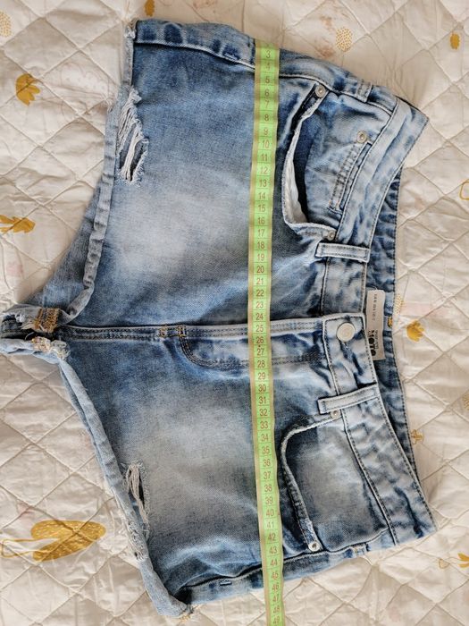 Джинсів шорти розмір 40