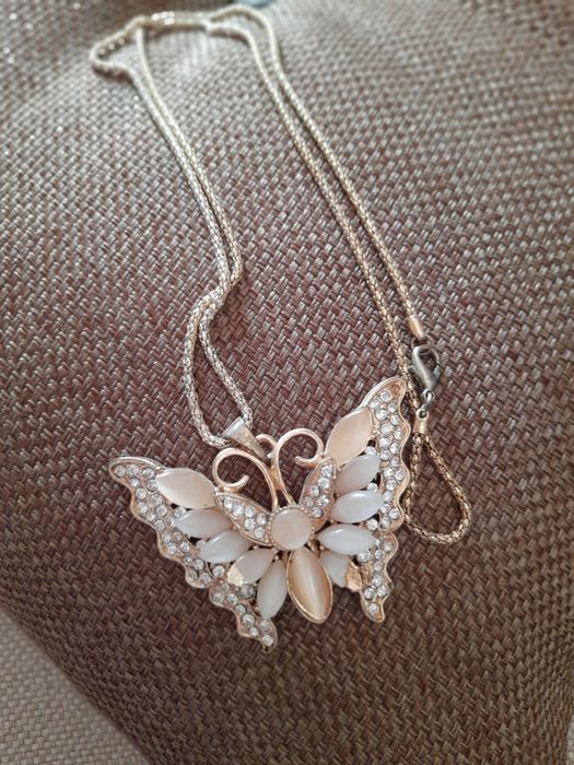 Fio comprido de borboleta