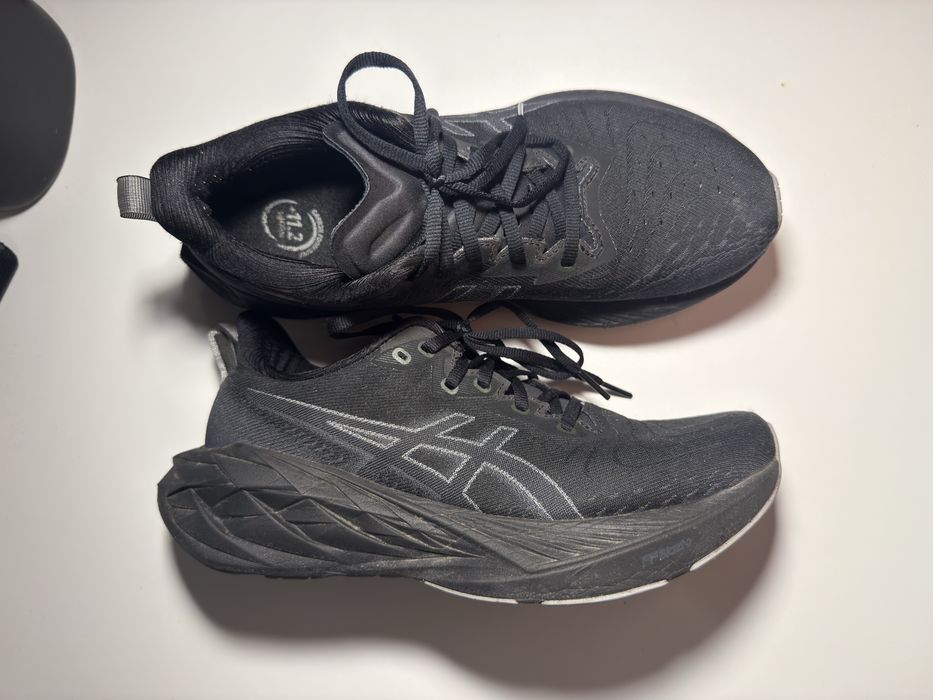Asics Novablast 4 buty do biegania