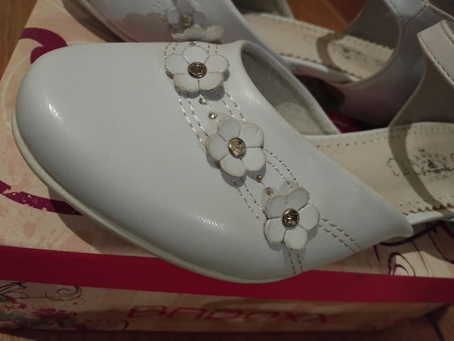 Buty białe komunijne nr.36