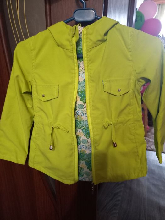 Ветровка для дівчинки