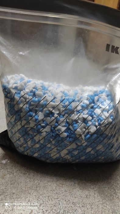 Areia de Aquário Azul e Branca