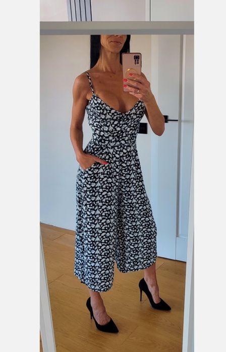 Kombinezon szerokie nogawki print kwiatuszki czarny białe Basic 32/XXS 34/XS Mohito