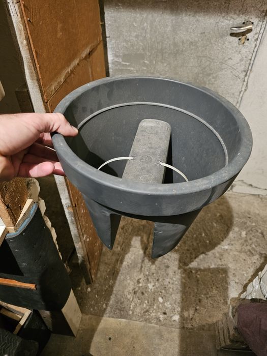 Donica balkonowa 28 cm średnicy