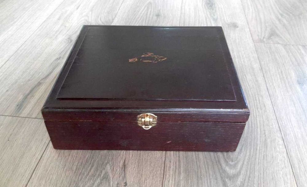 Б/у деревянная шкатулка 28х22х9,5 см под реставрацию, декорирование