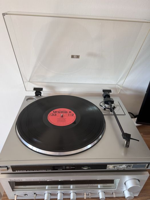 Zestaw Amplituner Technics z gramofonem Sanyo + głośniki