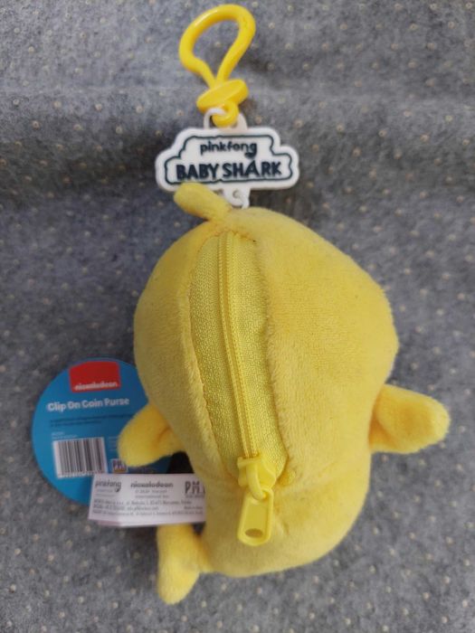Portfelik, maskotka, breloczek baby Shark + zabawka do wody