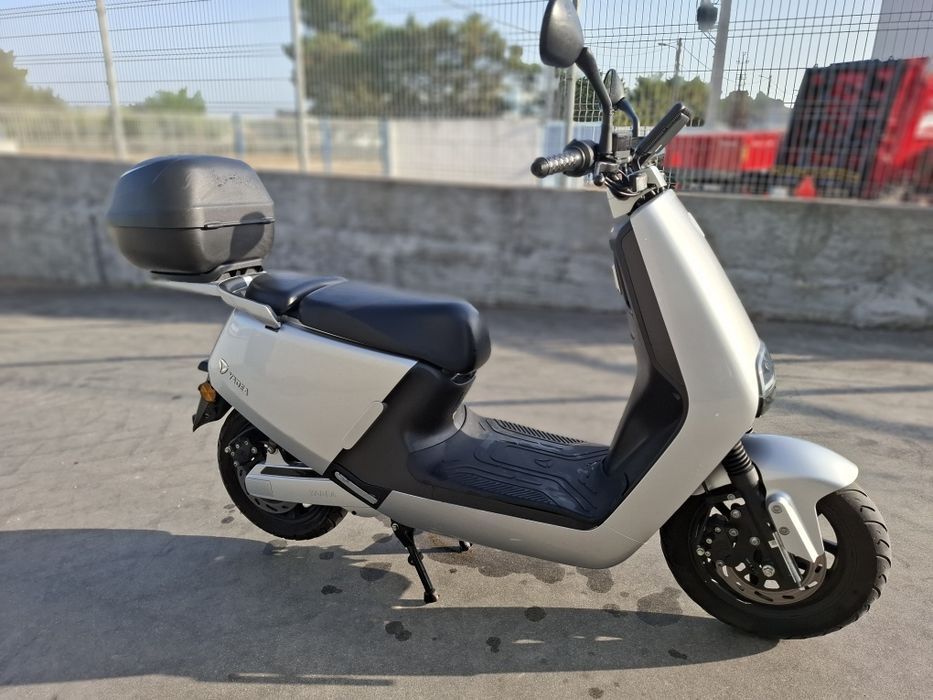 Scotter  eléctrica Yadea G5S