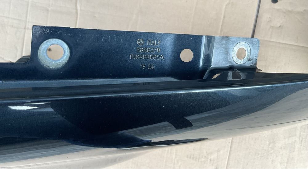 VW GOLF V 5 BŁOTNIK Prawy Przód LC5F