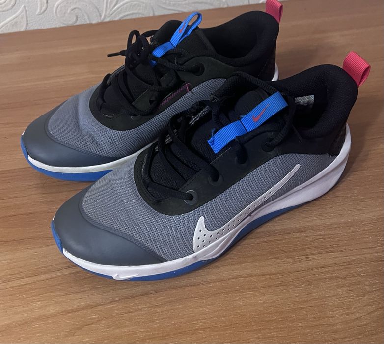 Взуття спортивне